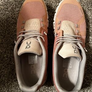 On Running women’s Shoes